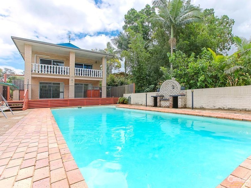 4 Atkinson Road, Bli Bli QLD 4560