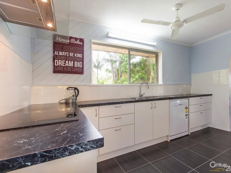 4 Atkinson Road, Bli Bli QLD 4560