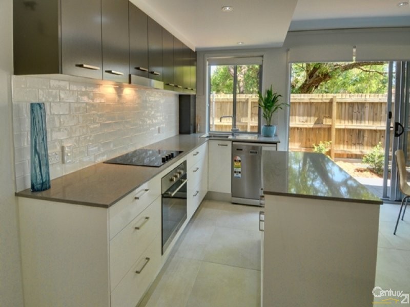 2/109 Duporth Avenue, Maroochydore QLD 4558