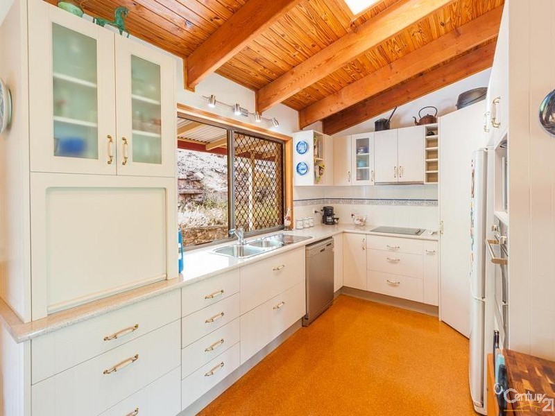 4 Suzen Court, Mooloolah Valley QLD 4553