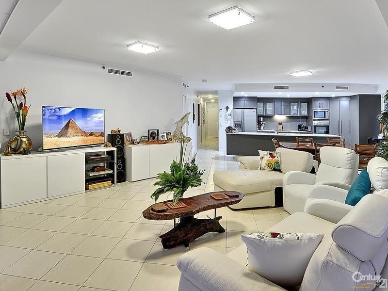 401/4 Duporth Avenue, Maroochydore QLD 4558