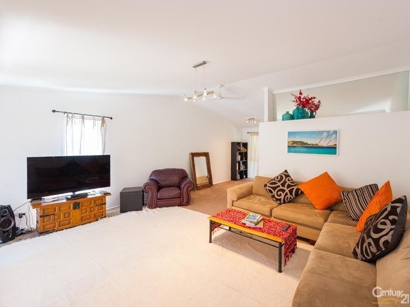 4 Molakai Drive, Mountain Creek QLD 4557