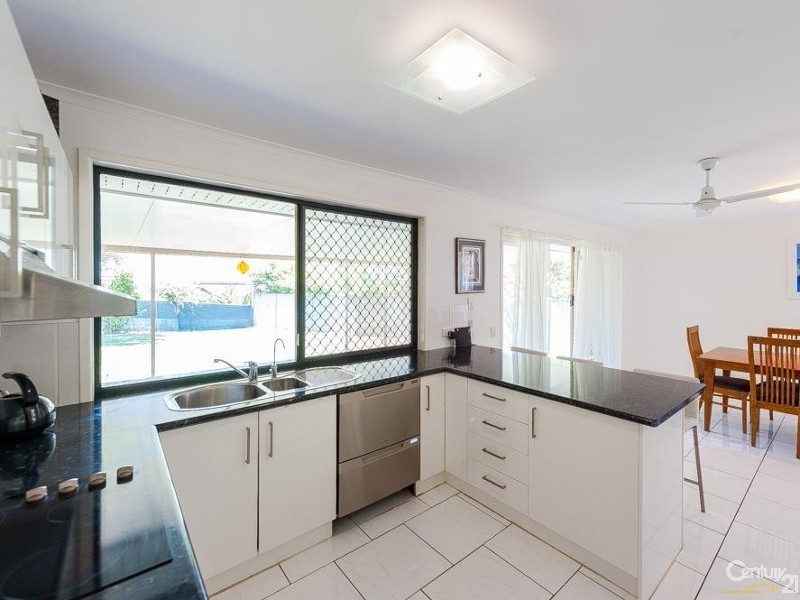 4 Molakai Drive, Mountain Creek QLD 4557