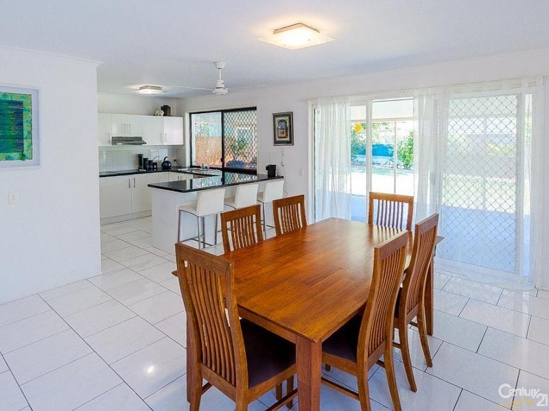 4 Molakai Drive, Mountain Creek QLD 4557