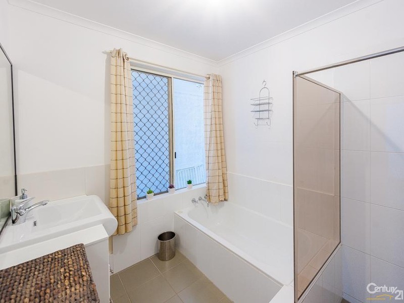 4 Molakai Drive, Mountain Creek QLD 4557