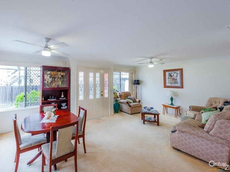 2/13 Bradman Avenue, Maroochydore QLD 4558