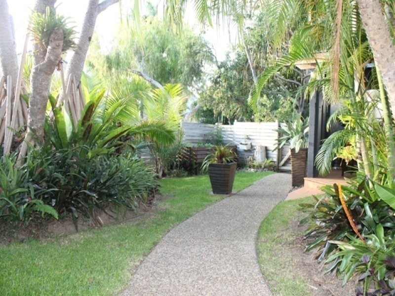 1/11 Melville Court, Mount Coolum QLD 4573