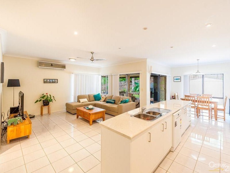 30 Samuel Place, Mooloolah Valley QLD 4553