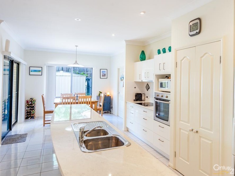 30 Samuel Place, Mooloolah Valley QLD 4553