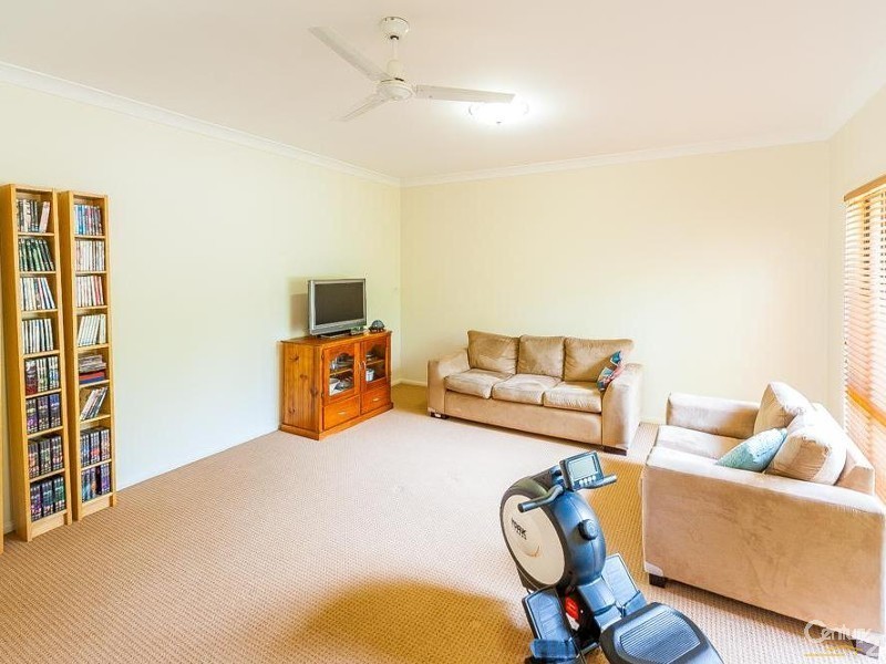 30 Samuel Place, Mooloolah Valley QLD 4553