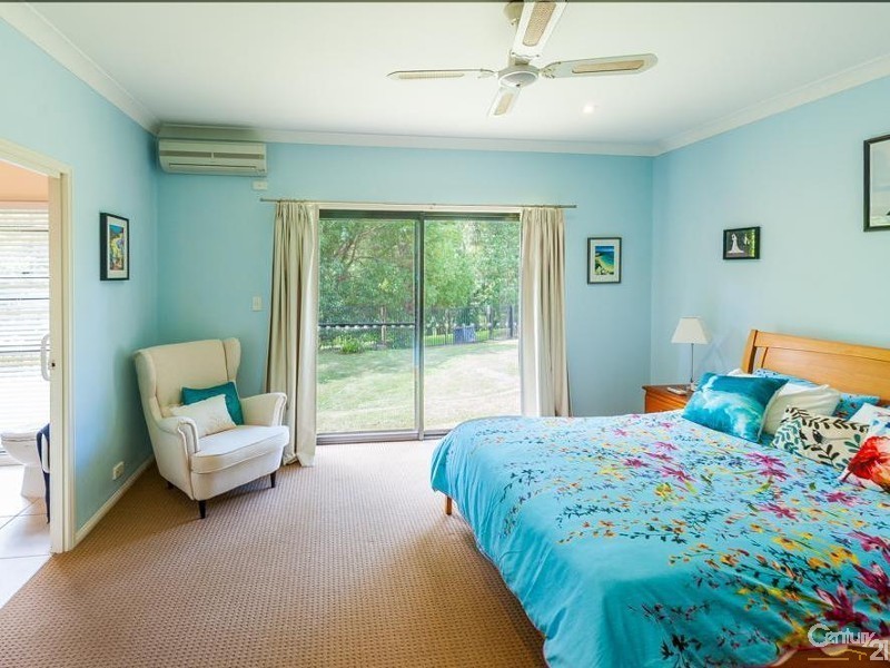 30 Samuel Place, Mooloolah Valley QLD 4553