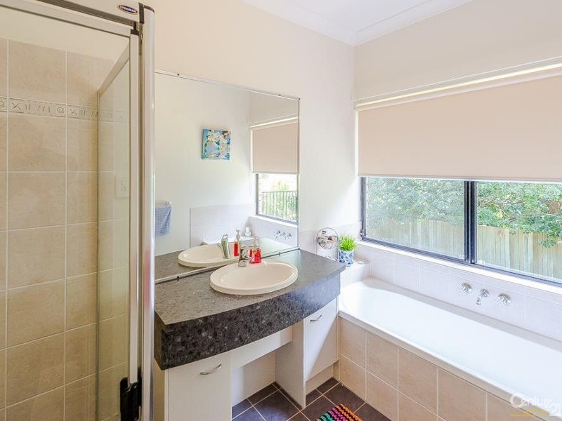 30 Samuel Place, Mooloolah Valley QLD 4553