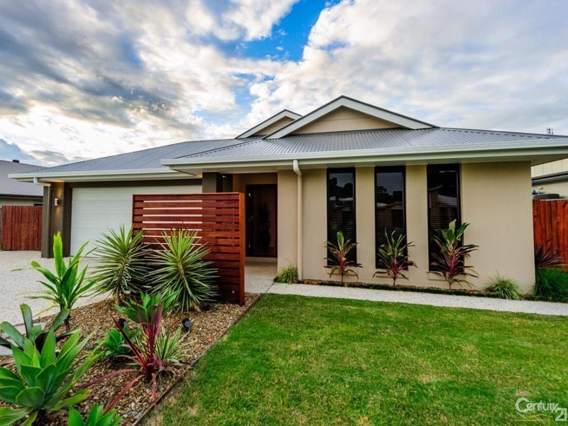 12 Forest Pines Boulevard, Forest Glen QLD 4556