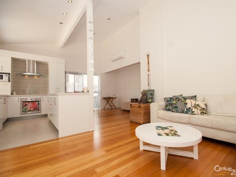 1/8 Woorookool Place, Noosaville QLD 4566