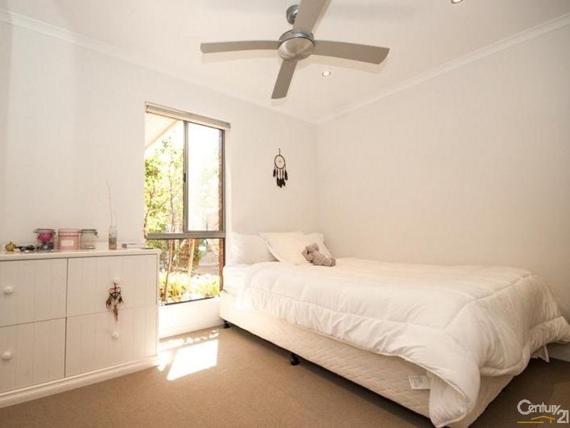 1/8 Woorookool Place, Noosaville QLD 4566