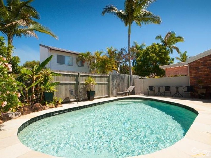 1/8 Woorookool Place, Noosaville QLD 4566