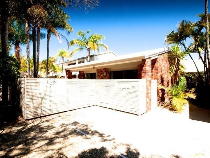 1/8 Woorookool Place, Noosaville QLD 4566