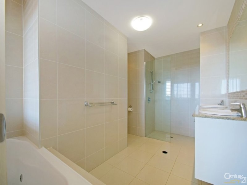 34/1 Grenada Way, Parrearra QLD 4575