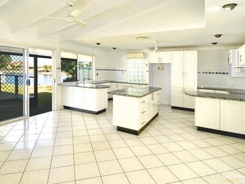 4 Narranda Place, Mountain Creek QLD 4557