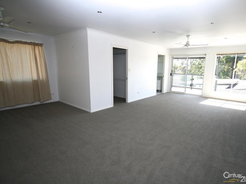 4 Narranda Place, Mountain Creek QLD 4557