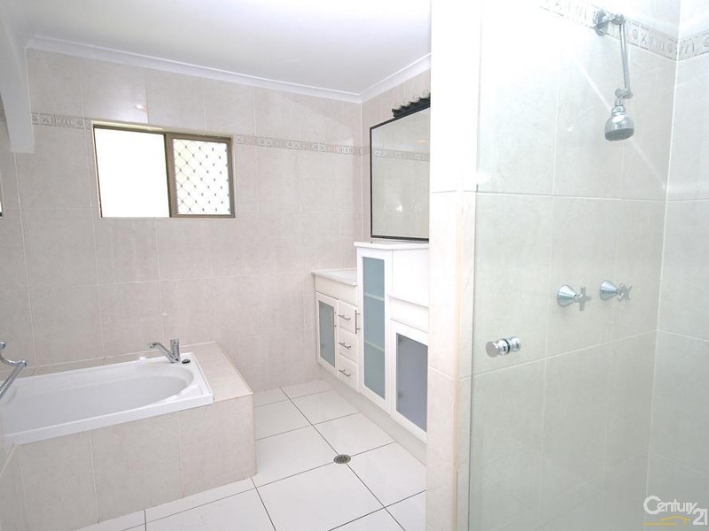 4 Narranda Place, Mountain Creek QLD 4557