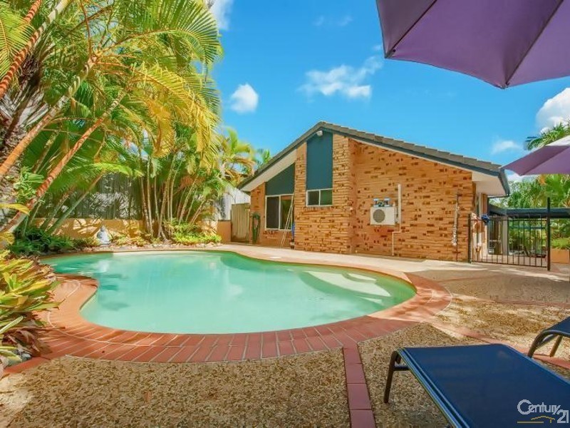 28 Oloway Crescent, Alexandra Headland QLD 4572