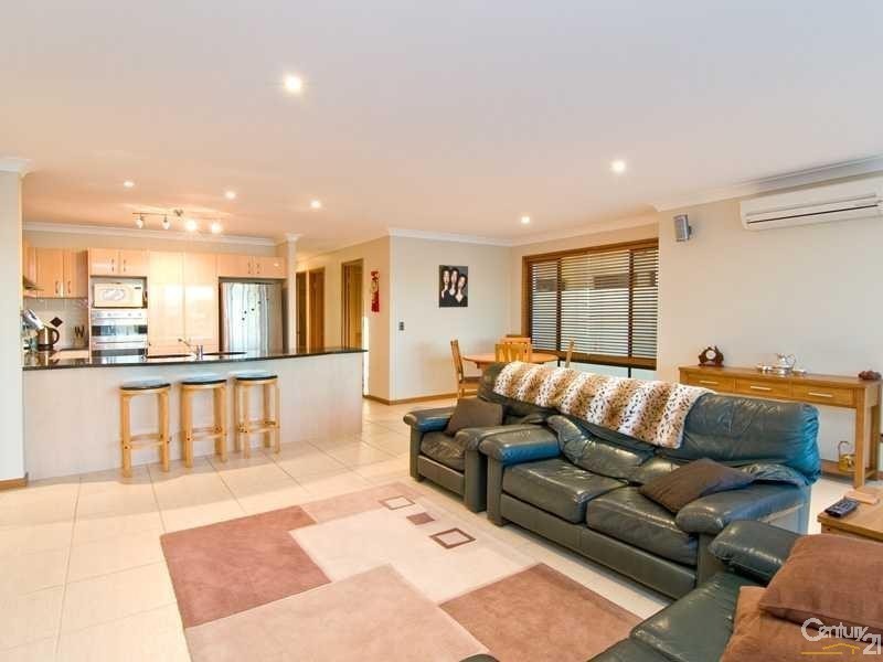 16 Bahamas Circuit, Parrearra QLD 4575