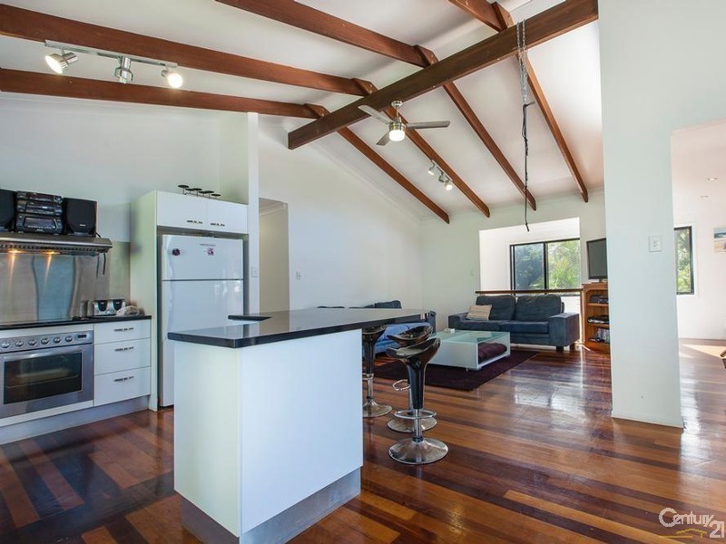 9 Poinciana Avenue, Mooloolaba QLD 4557