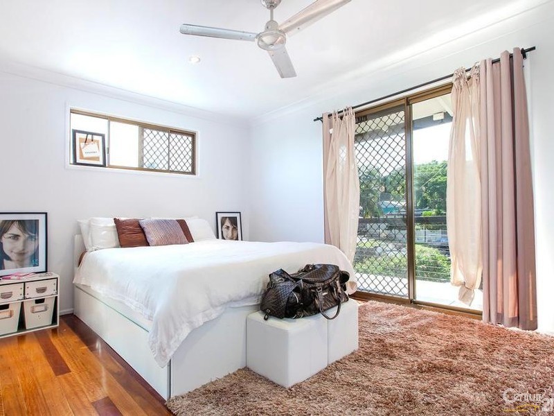 9 Poinciana Avenue, Mooloolaba QLD 4557