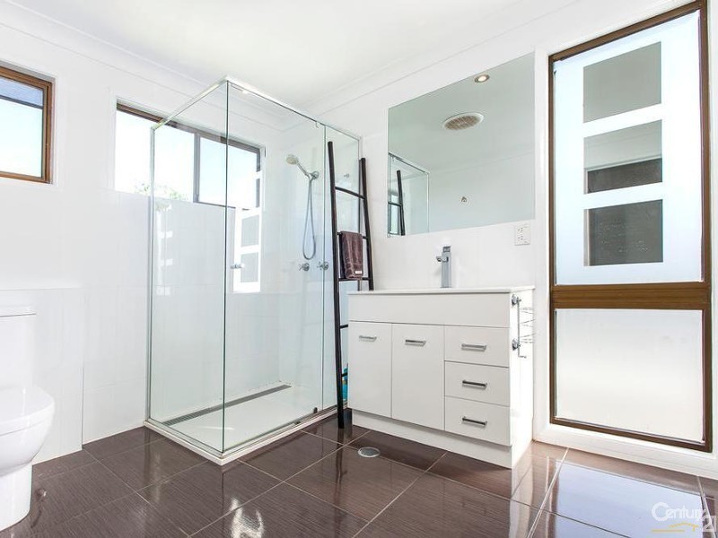 9 Poinciana Avenue, Mooloolaba QLD 4557