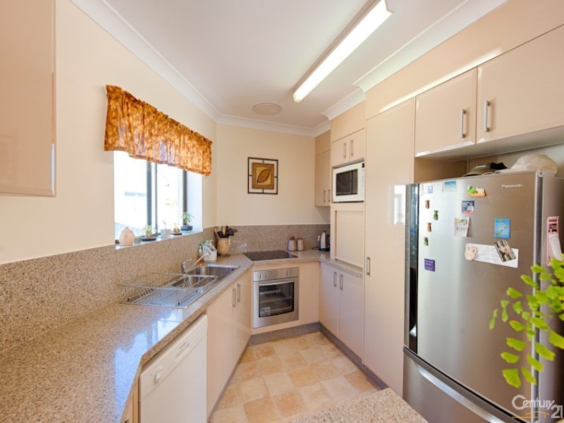 39 Bradman Avenue, Maroochydore QLD 4558