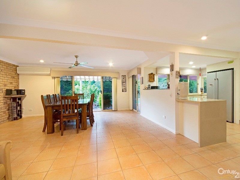 126 Karawatha Drive, Mountain Creek QLD 4557