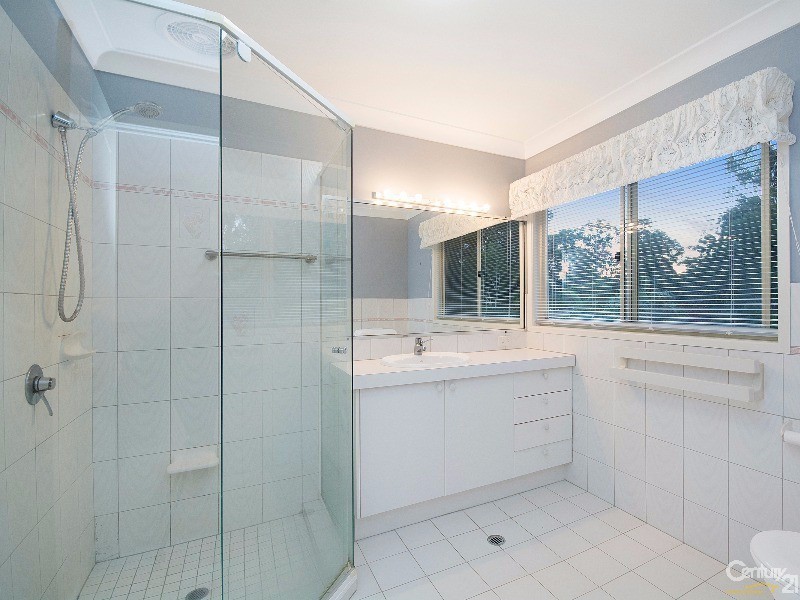 126 Karawatha Drive, Mountain Creek QLD 4557
