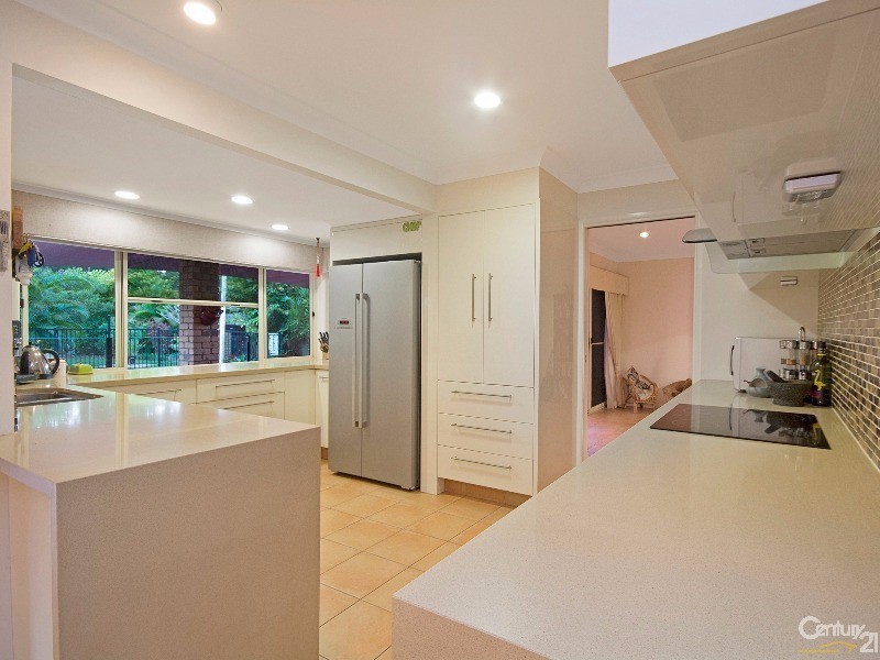 126 Karawatha Drive, Mountain Creek QLD 4557