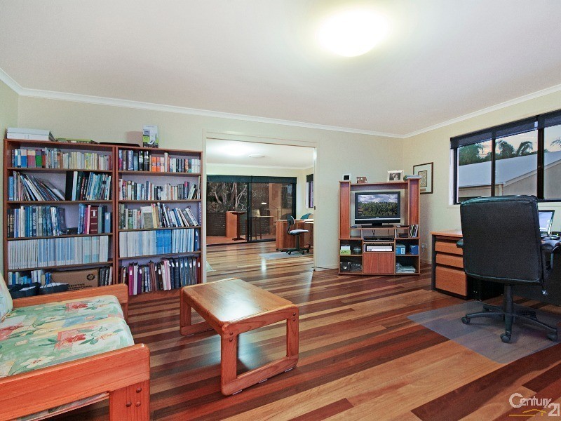 21 Admiralty Drive, Alexandra Headland QLD 4572