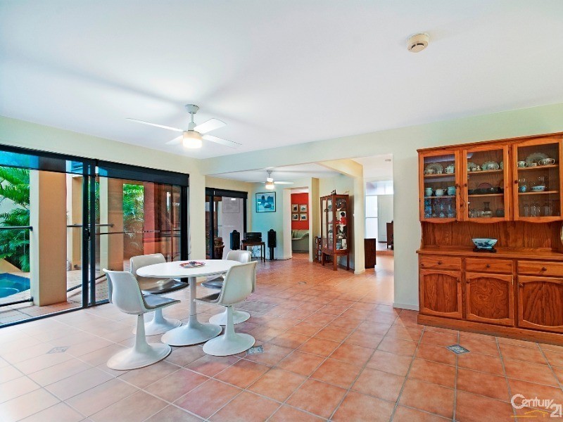 21 Admiralty Drive, Alexandra Headland QLD 4572