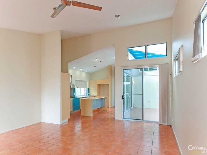5 Corfu Street, Kawana Island QLD 4575