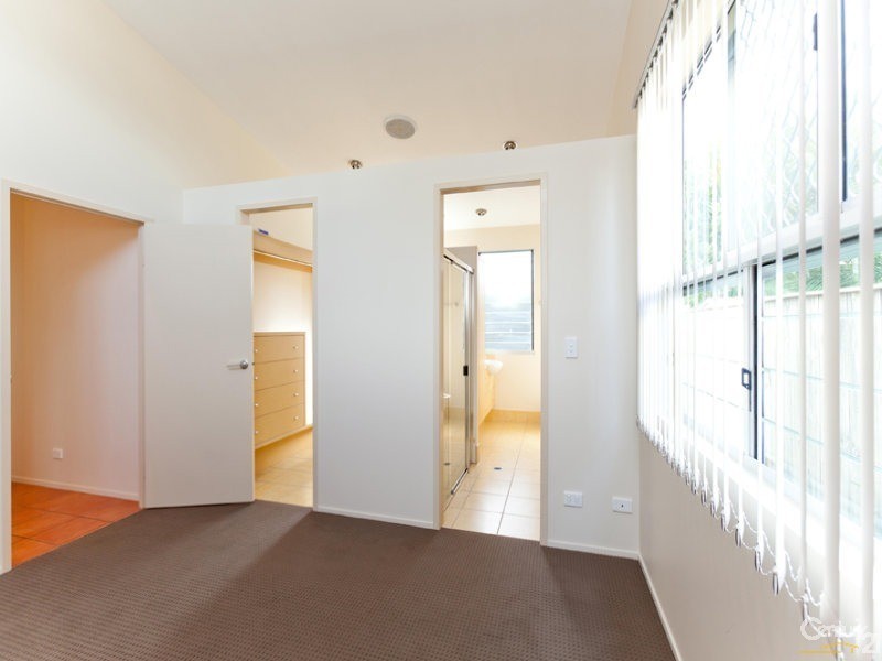 5 Corfu Street, Kawana Island QLD 4575