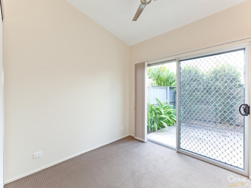 5 Corfu Street, Kawana Island QLD 4575