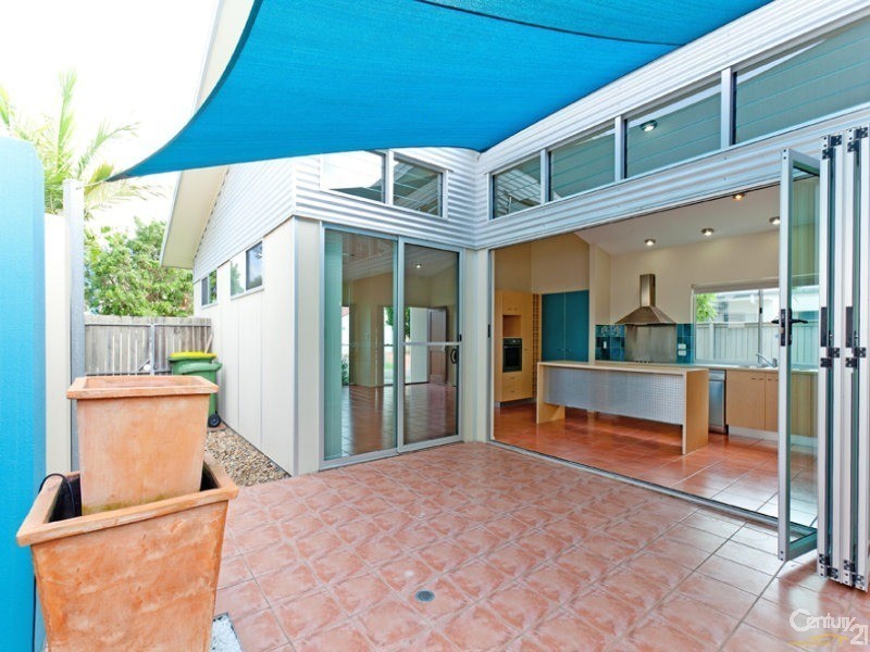 5 Corfu Street, Kawana Island QLD 4575
