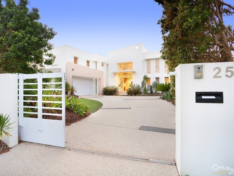 25 Mooloolah Island, Minyama QLD 4575