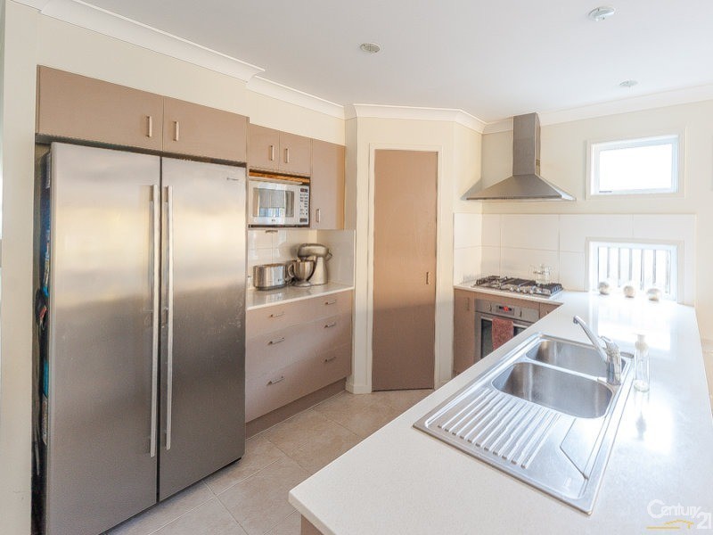 33 Peppertree Circuit, Maroochydore QLD 4558