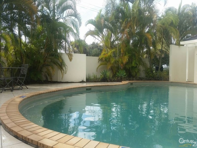 2/66 Alexandra Parade, Maroochydore QLD 4558