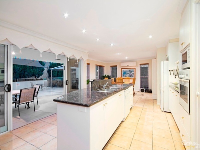 6 Crystal Waves Place, Alexandra Headland QLD 4572