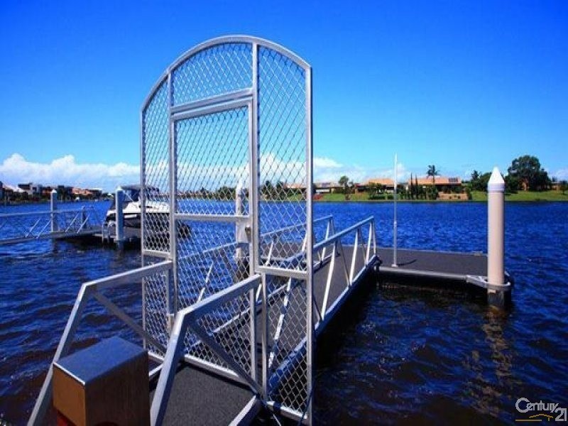 4 Teneriffe Court, Parrearra QLD 4575