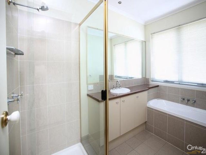 4 Teneriffe Court, Parrearra QLD 4575