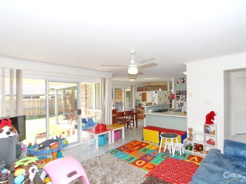 2  Applegum Place, Mountain Creek QLD 4557