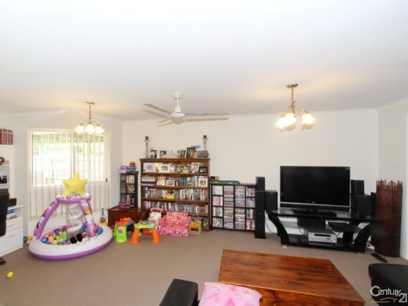 2  Applegum Place, Mountain Creek QLD 4557