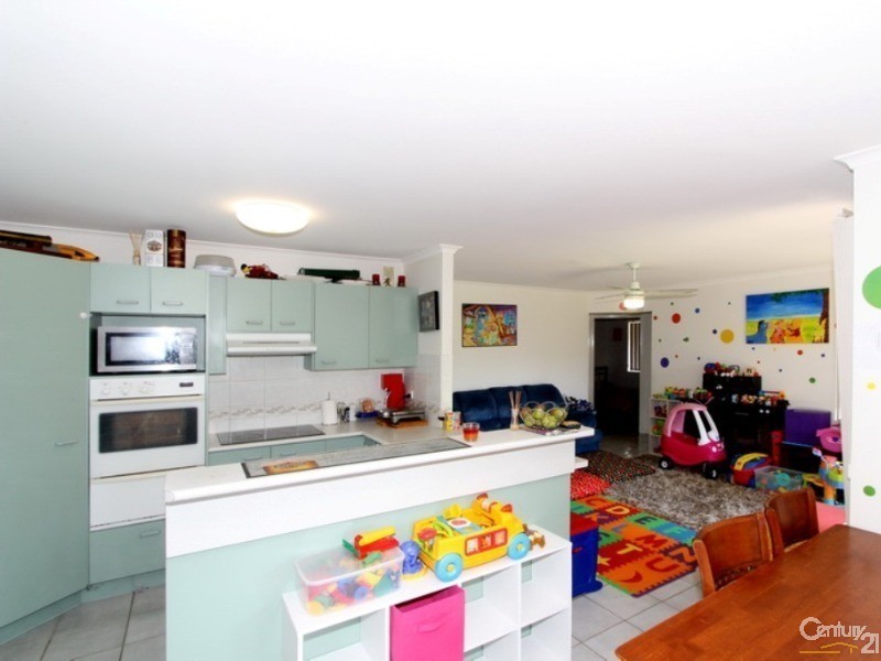 2  Applegum Place, Mountain Creek QLD 4557