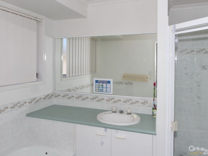 2  Applegum Place, Mountain Creek QLD 4557